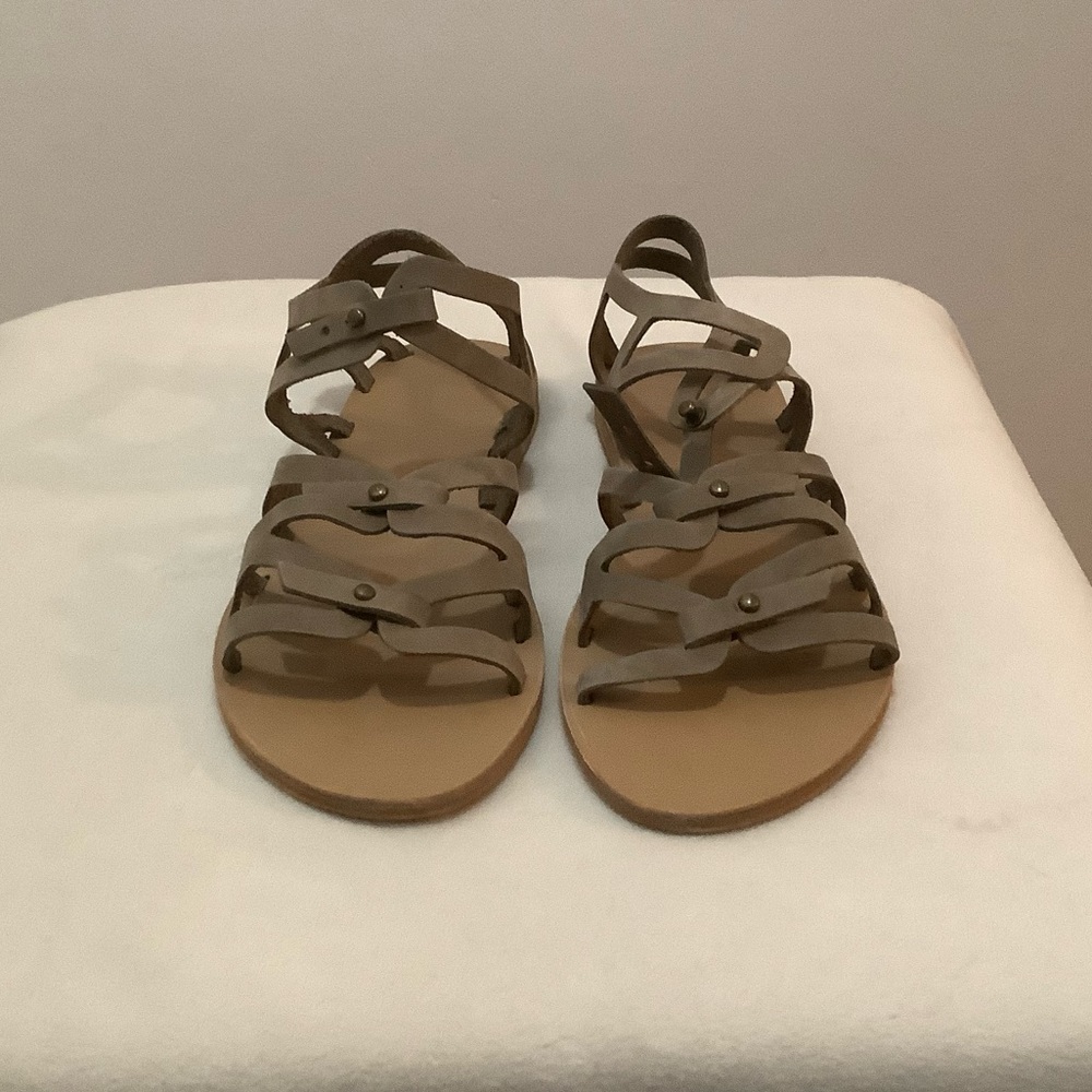 Valia Gabriel sandals